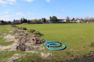 trwa modernizacja stadionu miejskiego w staszowie