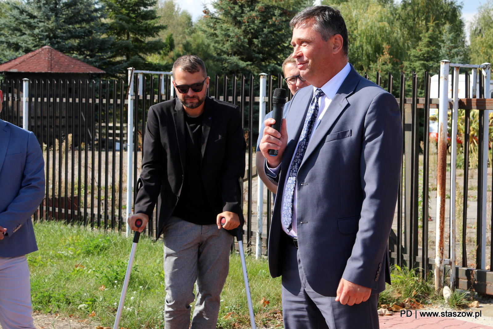 Członek Zarządu Województwa Świętokrzyskiego, Tomasz Jamka podziękował za  realizację inwestycji.