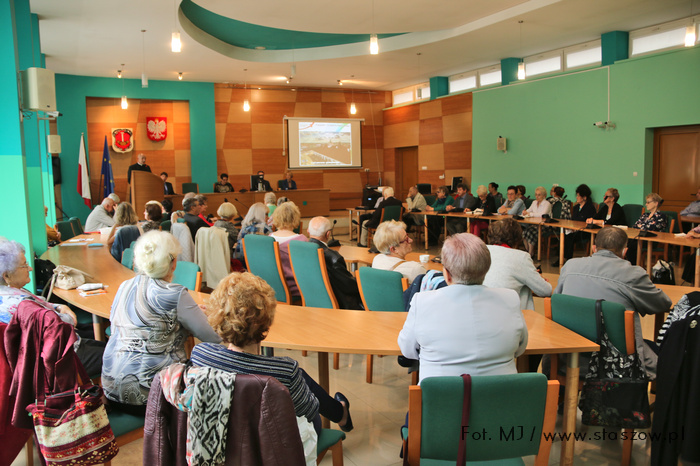 Inauguracja Uniwersytetu. Na zdjęciu widok ogólny sali konferencyjnej podczas inauguracyjnego spotkania w ramach uniwersytetu 3 wieku