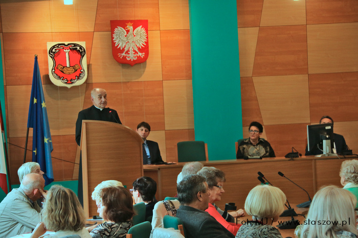 Inauguracja Uniwersytetu. Na zdjęciu uczestnicy inauguracyjnego spotkania w ramach uniwersytetu 3 wieku