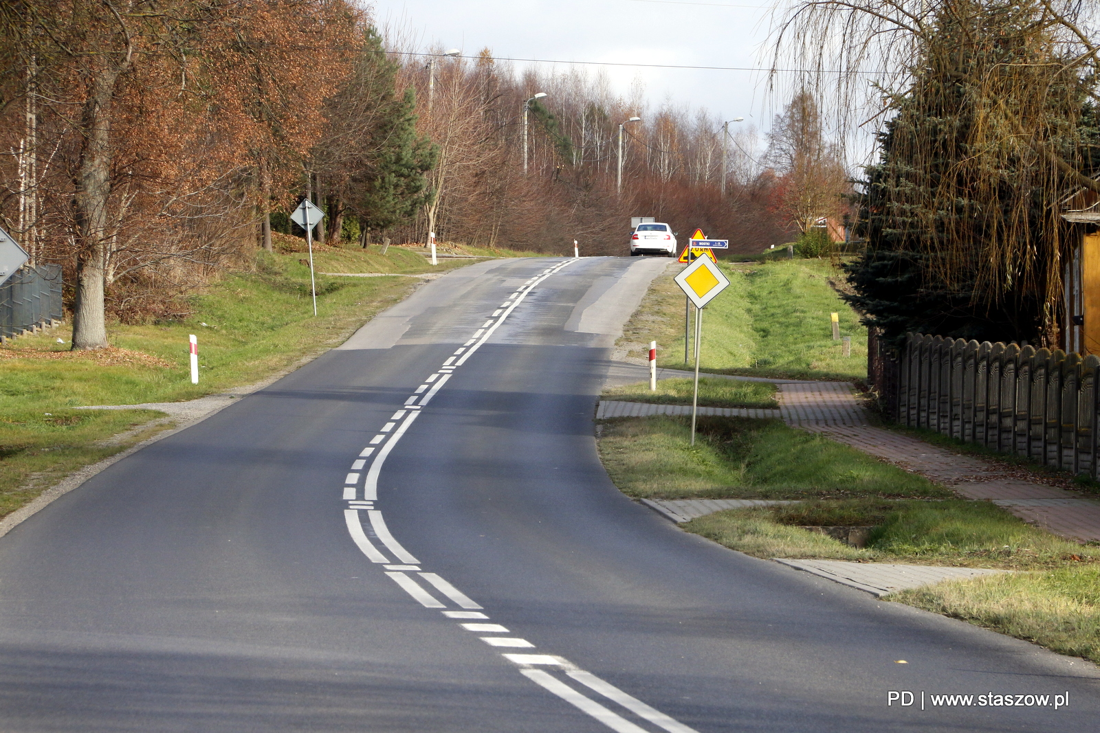 Droga prowadząca od Mostek do Bogorii