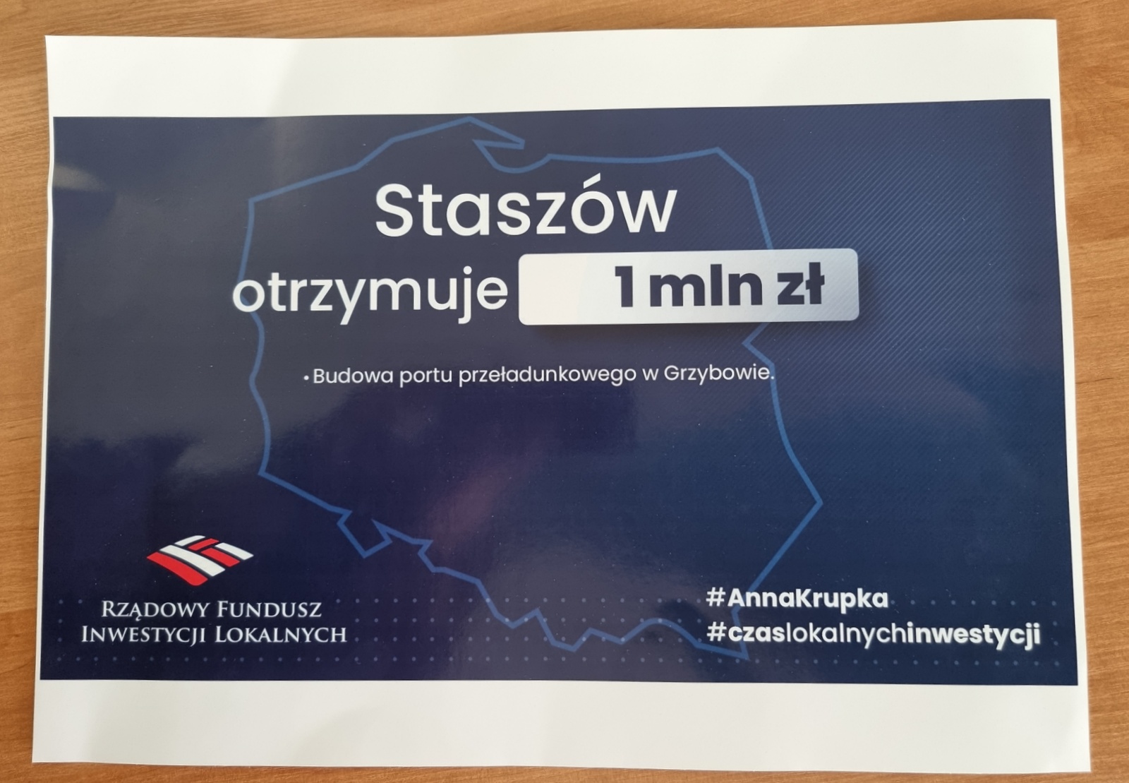 Czek dla Miasta i Gminy Staszów na milion złotych.