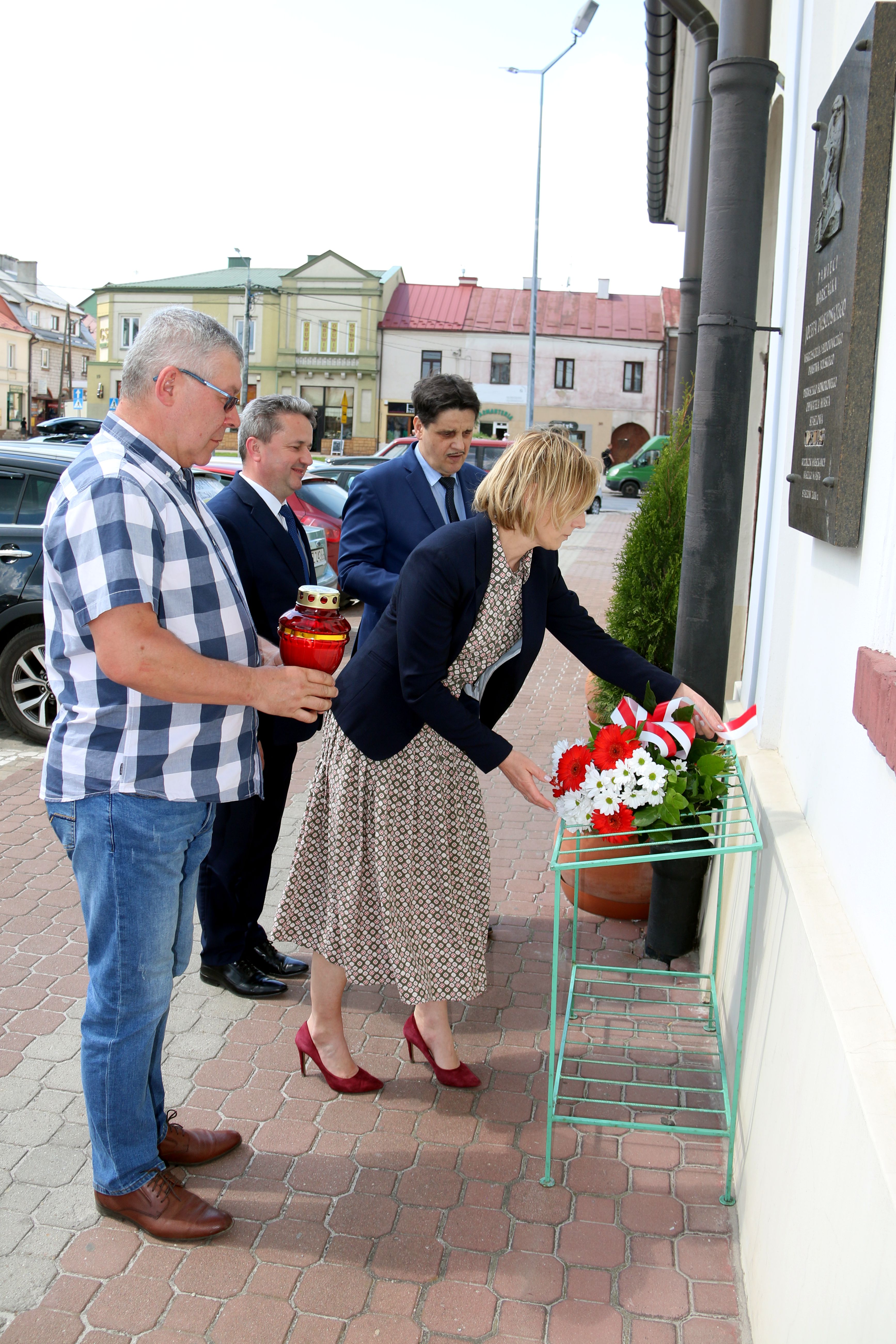 Władze samorządowe Staszowa uczciły rocznicę śmierci Józefa Piłsudskiego