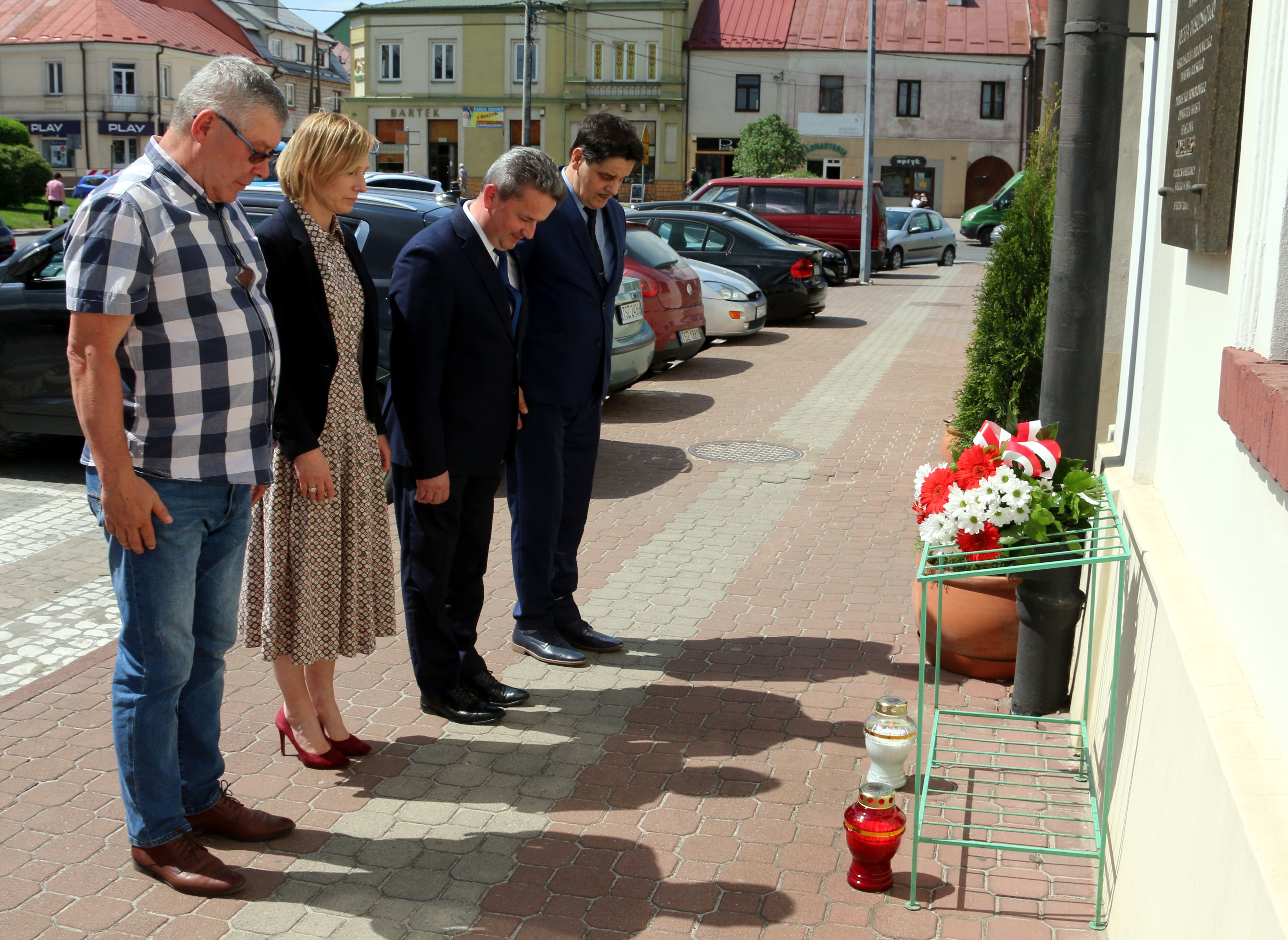 Władze samorządowe Staszowa uczciły rocznicę śmierci Józefa Piłsudskiego