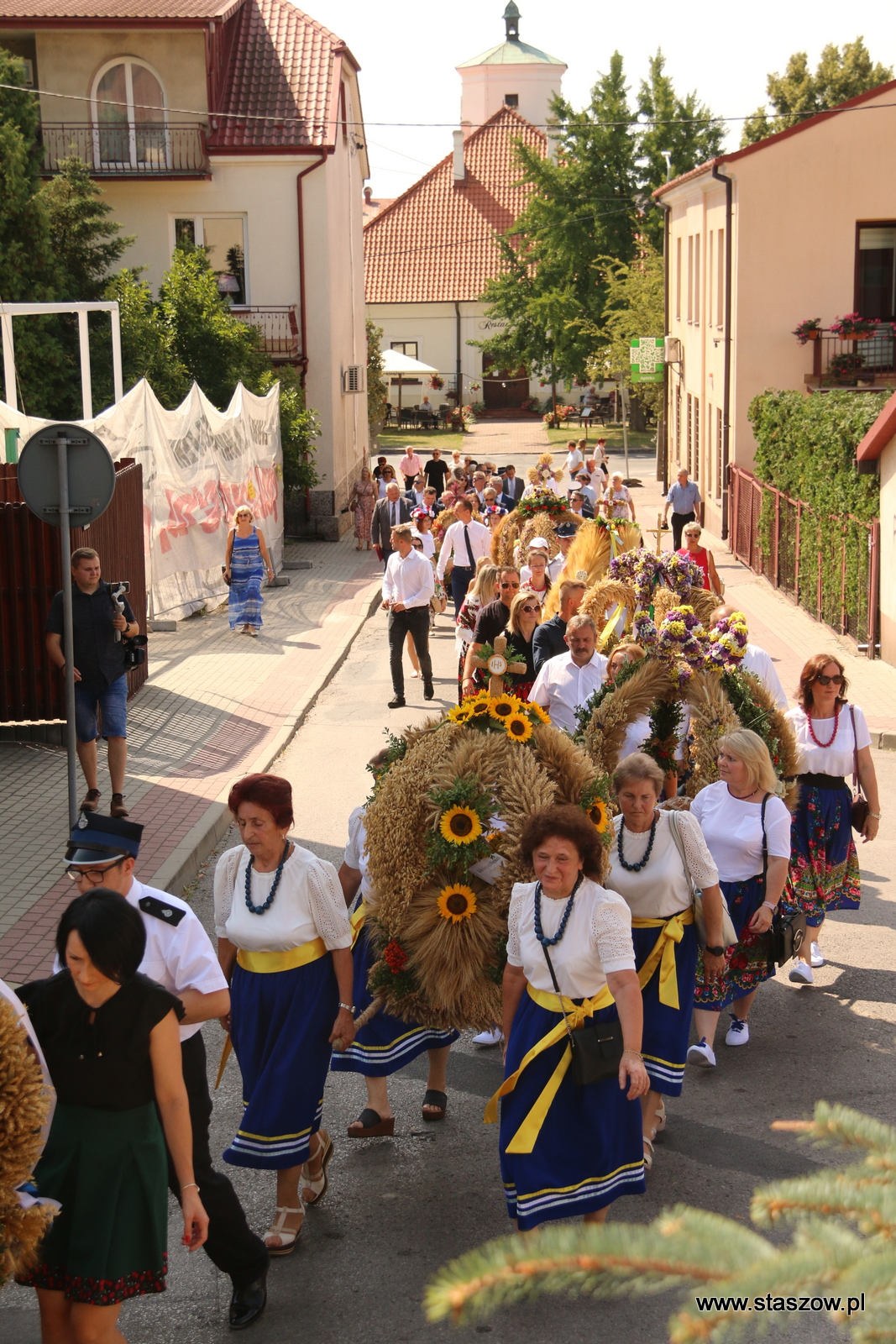 Podziękowali rolnikom za pracę - dożynki w Staszowie