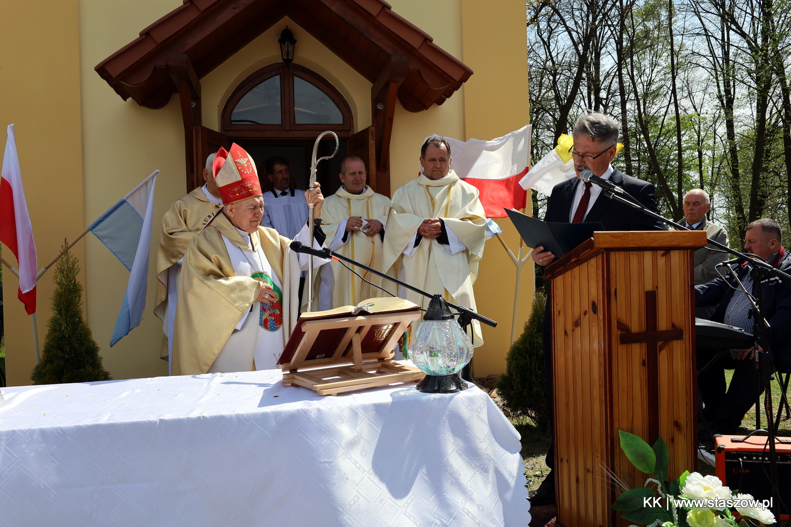 Kapliczka w Wiązownicy Małej po remoncie