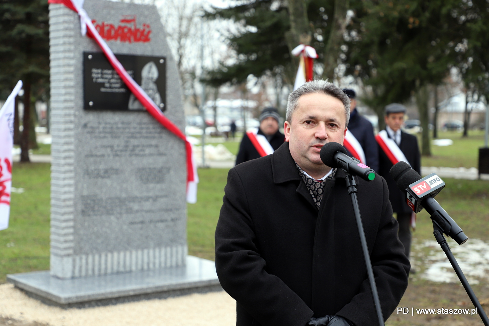 Uroczyste odsłonięcie pomnika ku czci 'Solidarności i świętego Jana Pawła II