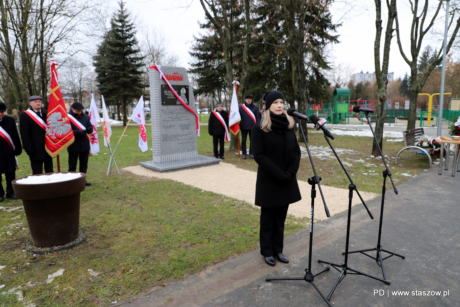 Uroczyste odsłonięcie pomnika ku czci 'Solidarności i świętego Jana Pawła II