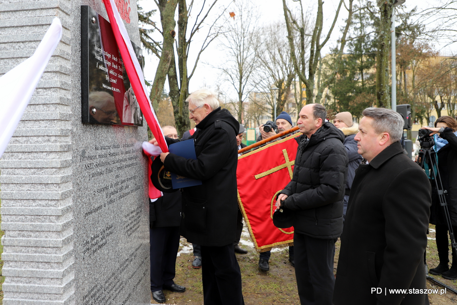 Uroczyste odsłonięcie pomnika ku czci 'Solidarności i świętego Jana Pawła II