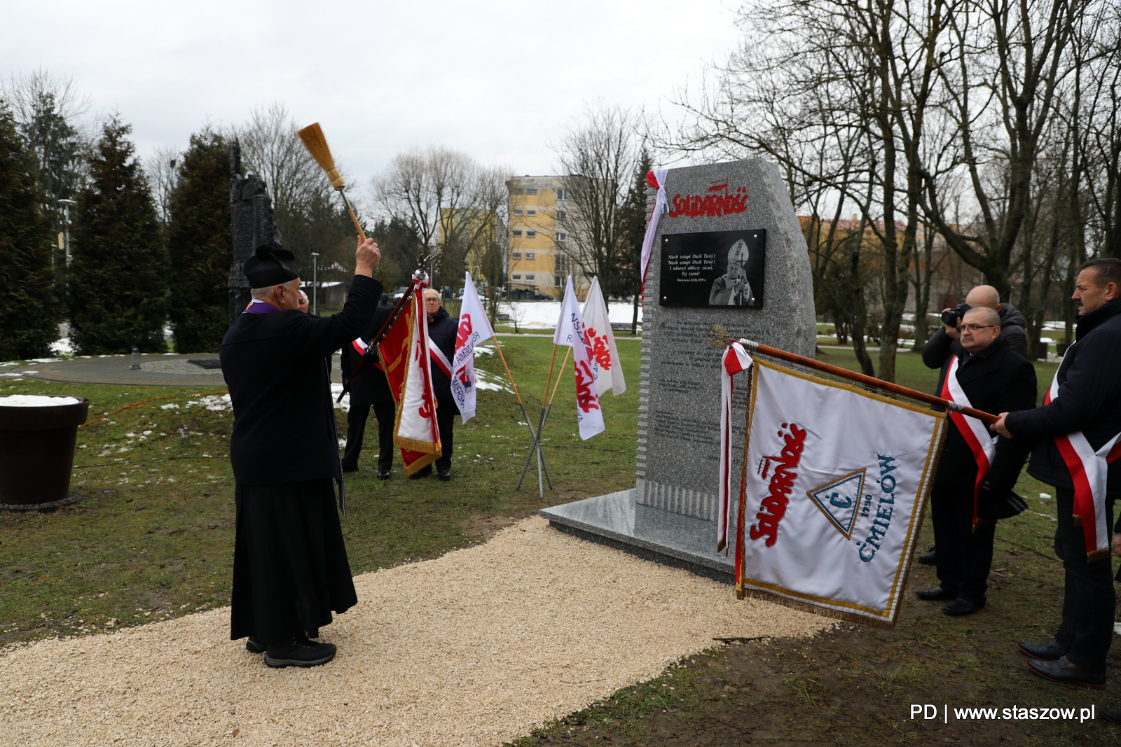 Uroczyste odsłonięcie pomnika ku czci 'Solidarności i świętego Jana Pawła II