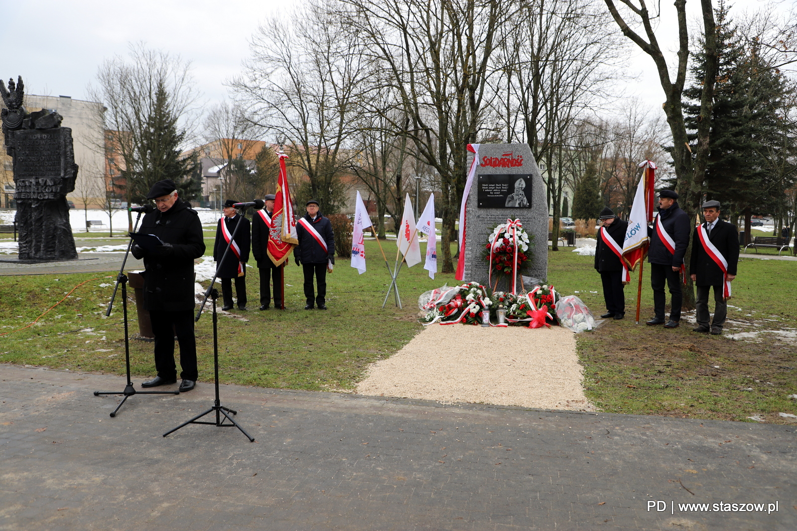 Uroczyste odsłonięcie pomnika ku czci 'Solidarności i świętego Jana Pawła II