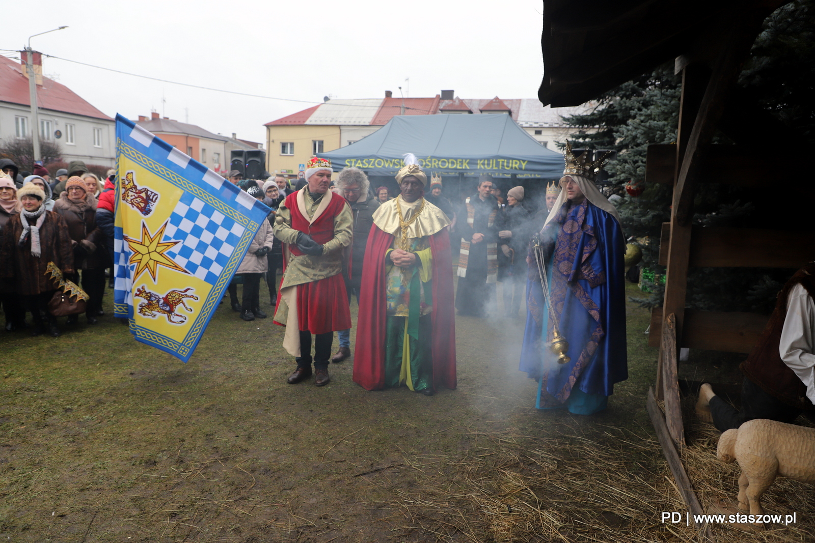 Trzej Królowie oddali pokłon Dzieciątku