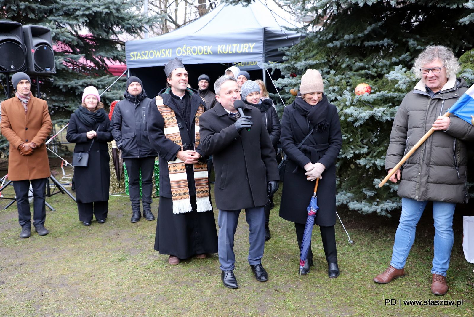 Trzej Królowie oddali pokłon Dzieciątku