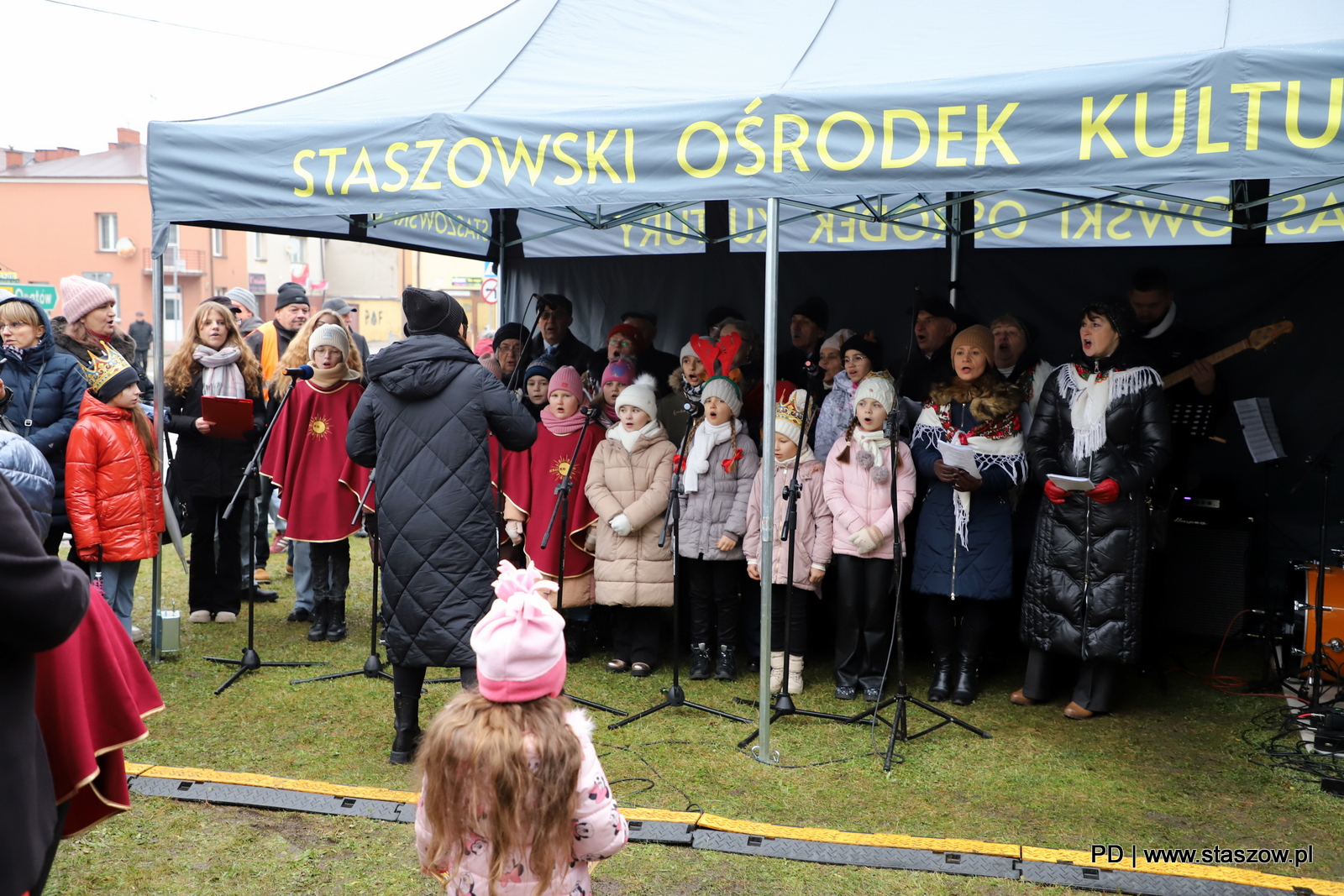 Trzej Królowie oddali pokłon Dzieciątku