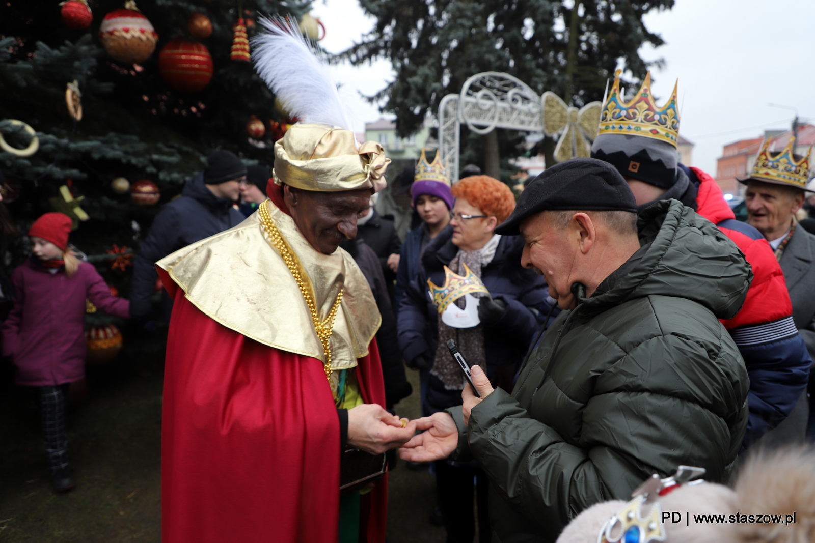 Trzej Królowie oddali pokłon Dzieciątku