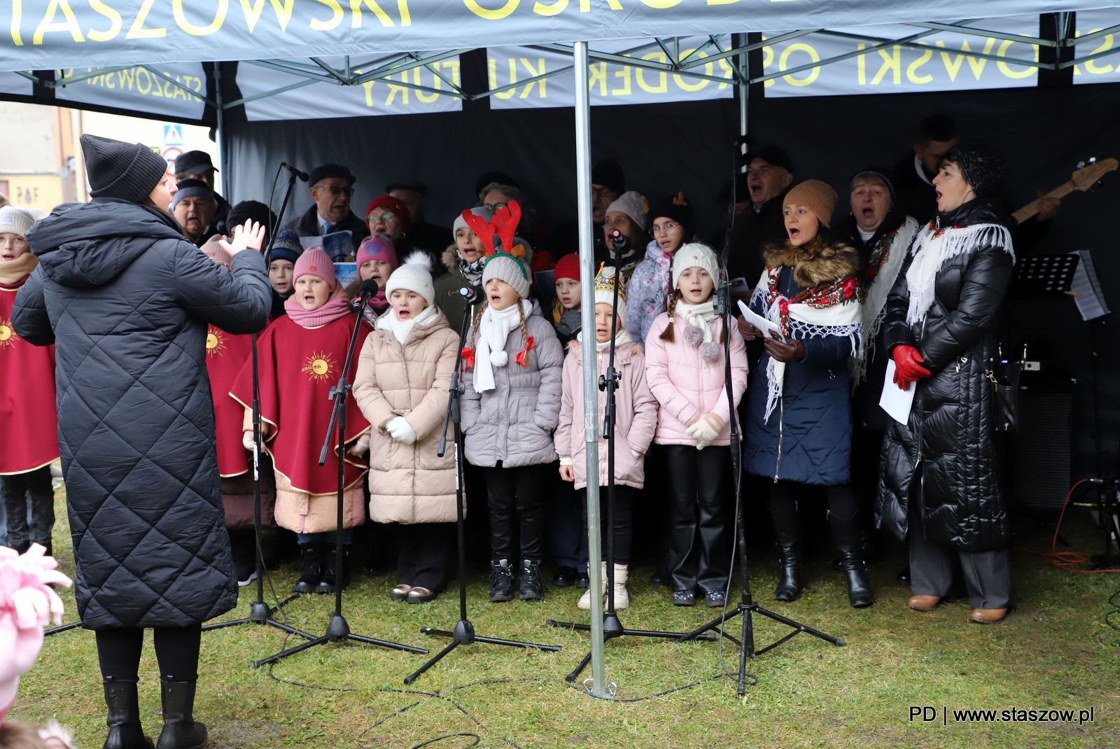 Trzej Królowie oddali pokłon Dzieciątku