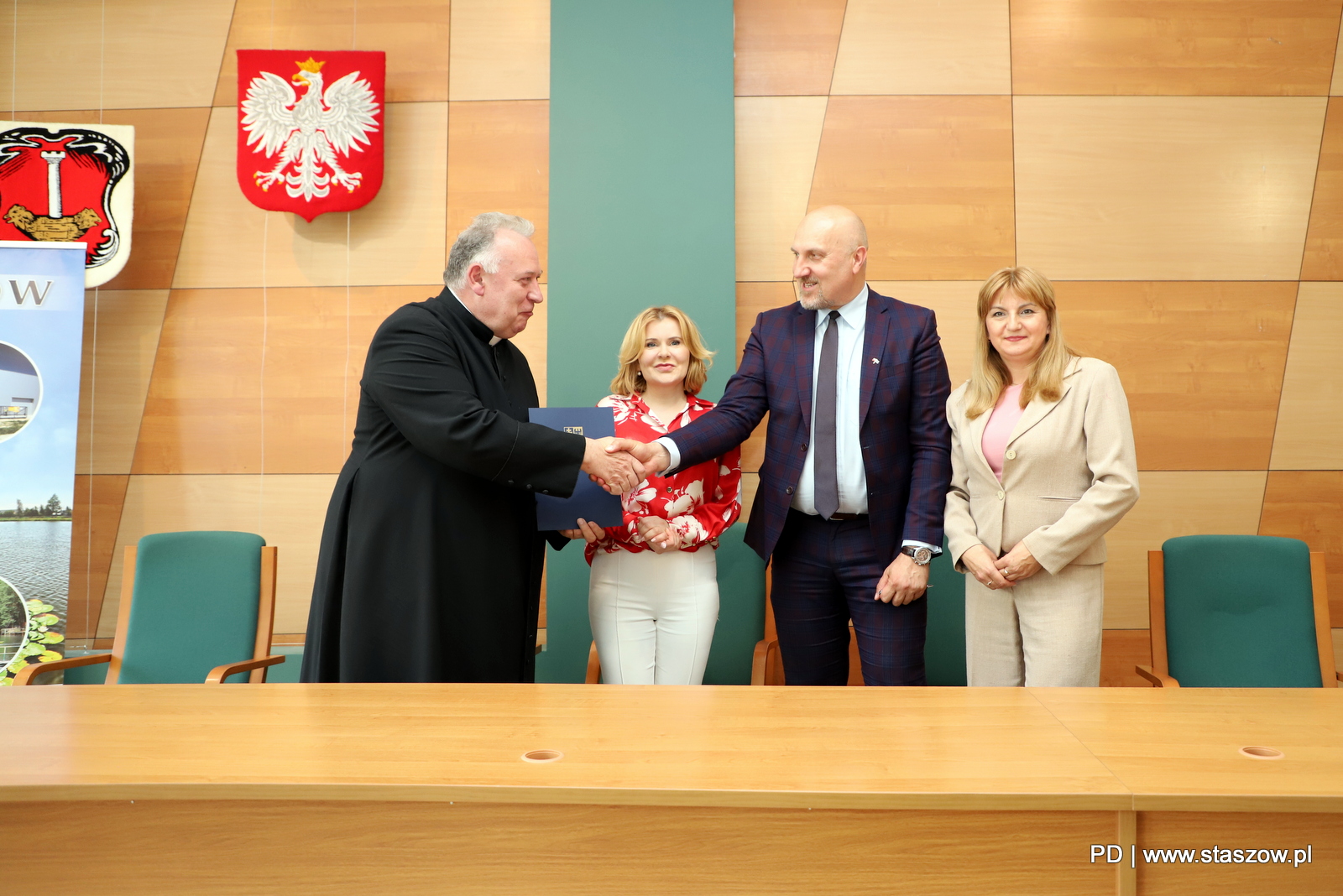 Podpisanie umowy na dotacje renowację Wiśniowa