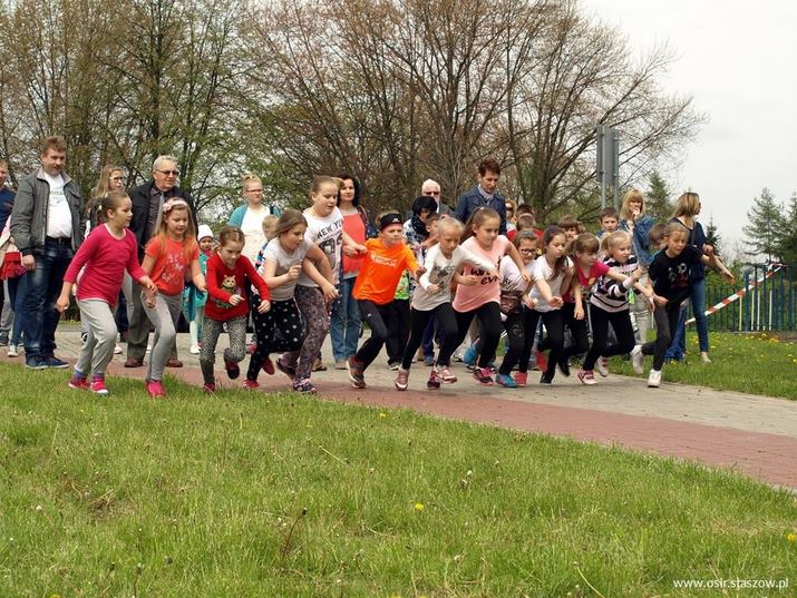 Na zdjęciu start II Biegu konstytucji dla dzieci i młodzieży w parku Zalew nad Czarną