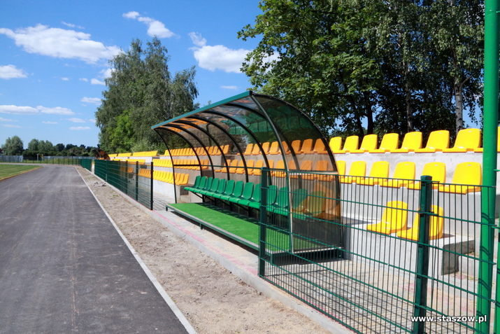 na zdjęciu modernizacja stadionu miejskiego w Staszowie