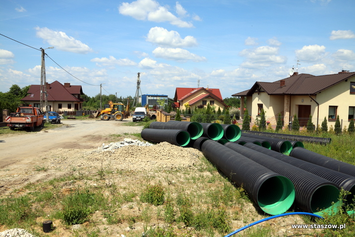 na zdjęciu budowa ulic na Osiedlu Małopolskie